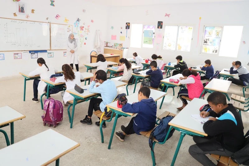 الأنابيك: توظيف مدرسين بالتعليم الابتدائي والإعدادي والثانوي برواتب تصل إلى 3100 درهم شهرياً